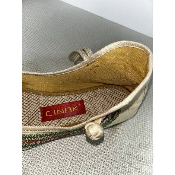 Cinak Cute Embroidered Mary Jane Textile Denim Comfort Beige Size 42. NWOB - Picture 9 of 11